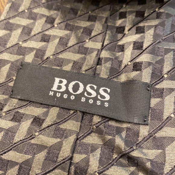 Hugo Boss Silk Tie Black Geometric Pattern - Picture 3 of 5